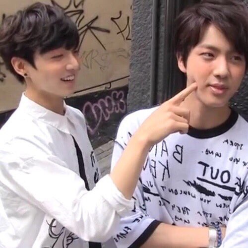 parkzizzi's tweet photo. #WeWantSeokjin 
Oppa I love you❤️ https://t.co/d9VojQtymG