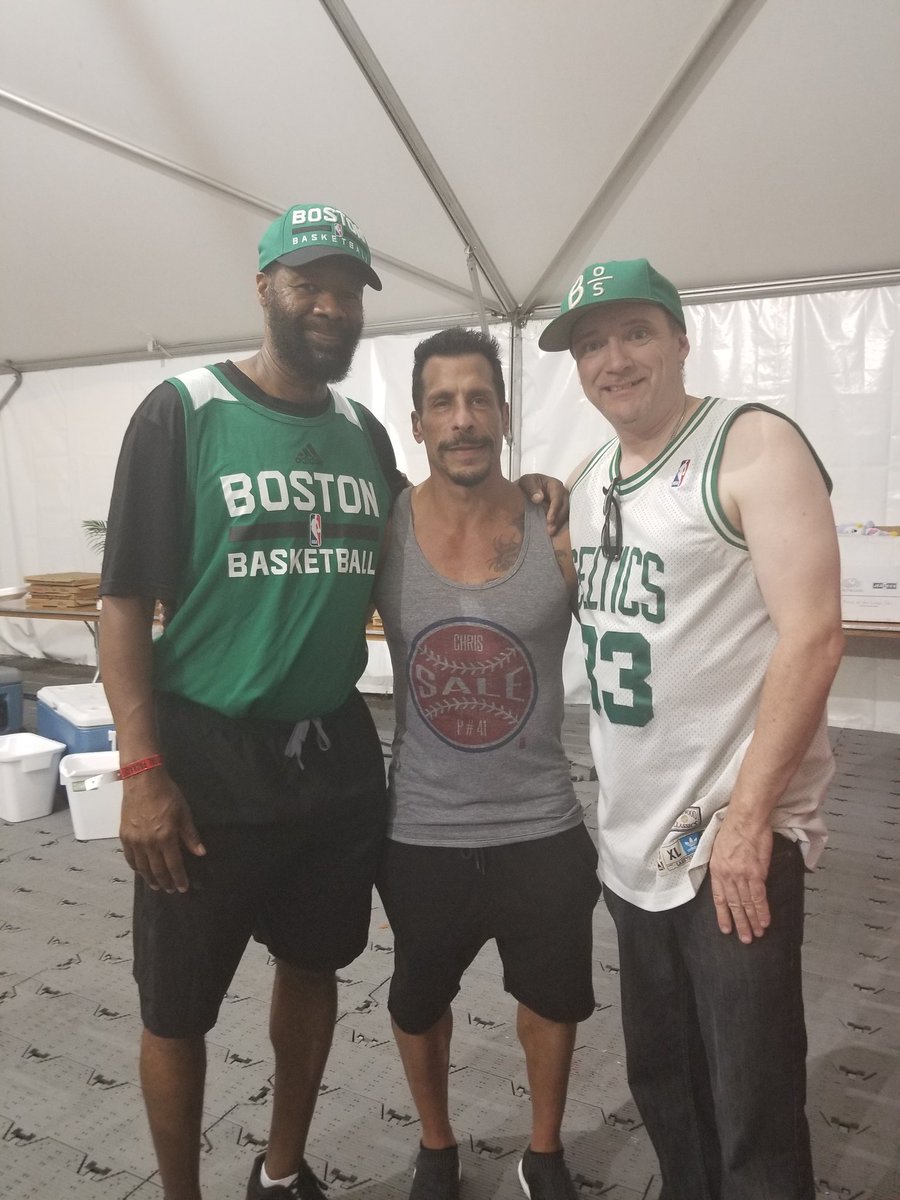 Shayminn's tweet photo. ME & @AlMcClain4 aka. my brother #AlSki aka. @celtics #JrNBAcoachOfTheYear & @dannywood #NkotbFENWAY https://t.co/sNich5gKQI