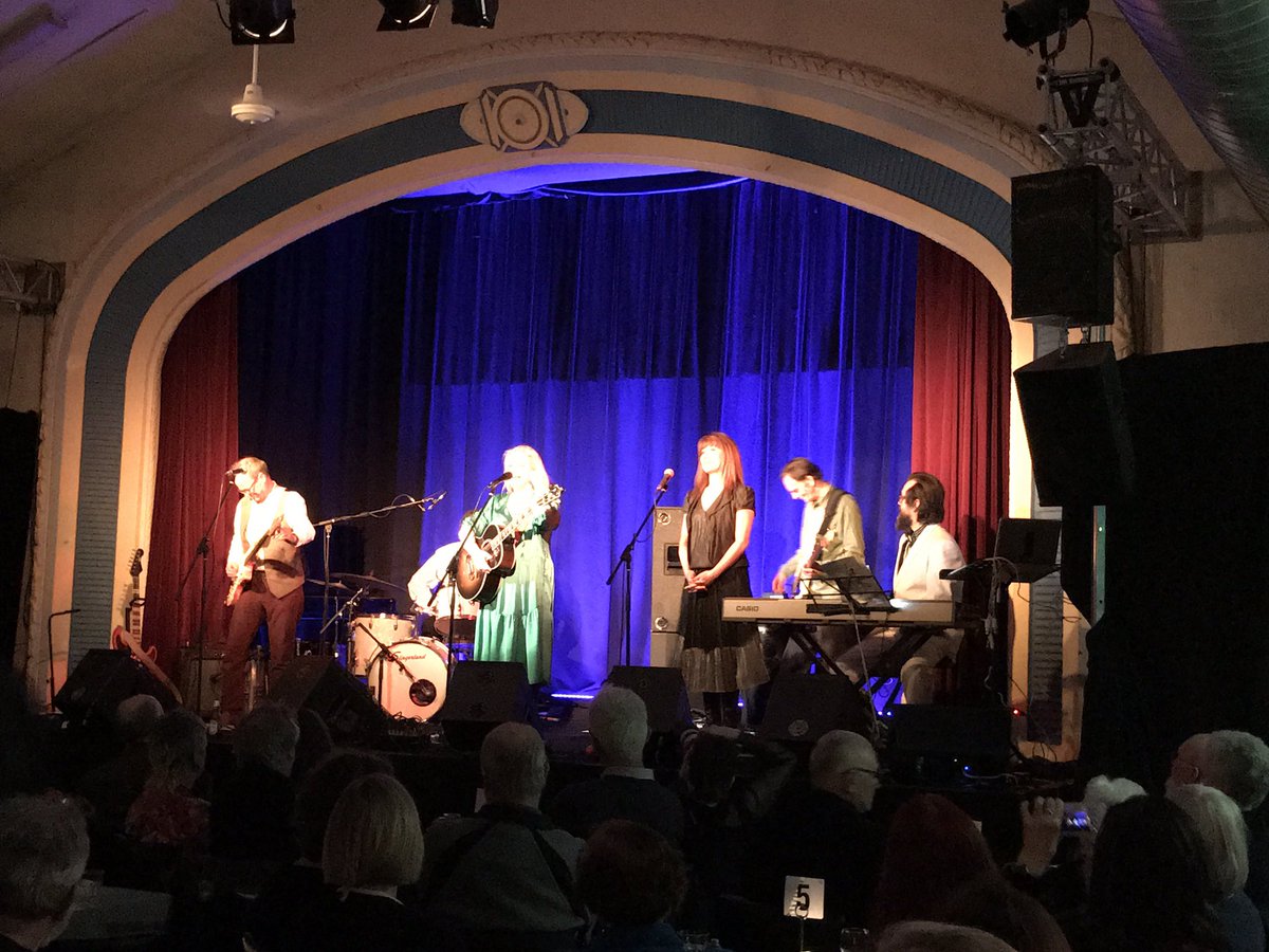 caravanmusic_au's tweet photo. #Rebecca Barnard was glorious last night playing beautiful lush music with a stellar bad #musicforlisteningandrelaxing #oakleigh #livemusic https://t.co/4ud3oZnJ5I