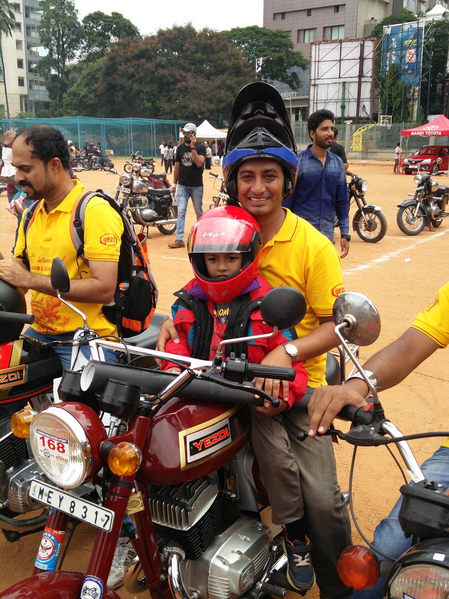 Youngest Long Distance rider all the way from Mangalore. #mjymc #jawaday2017 #jawaBLR