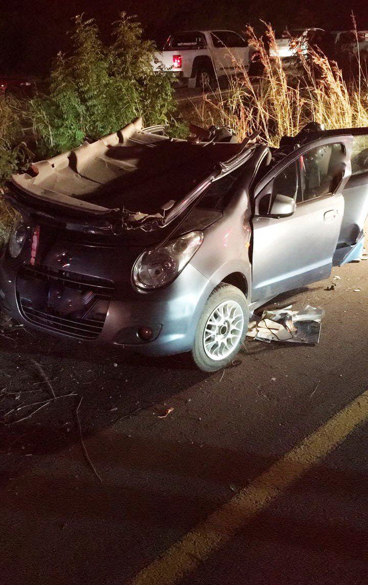 _ArriveAlive's tweet image. 5 Killed, 2 teenagers severely injured, one of them critically in high impact crash between Umhlanga and Durban. shar.es/1BBq9w