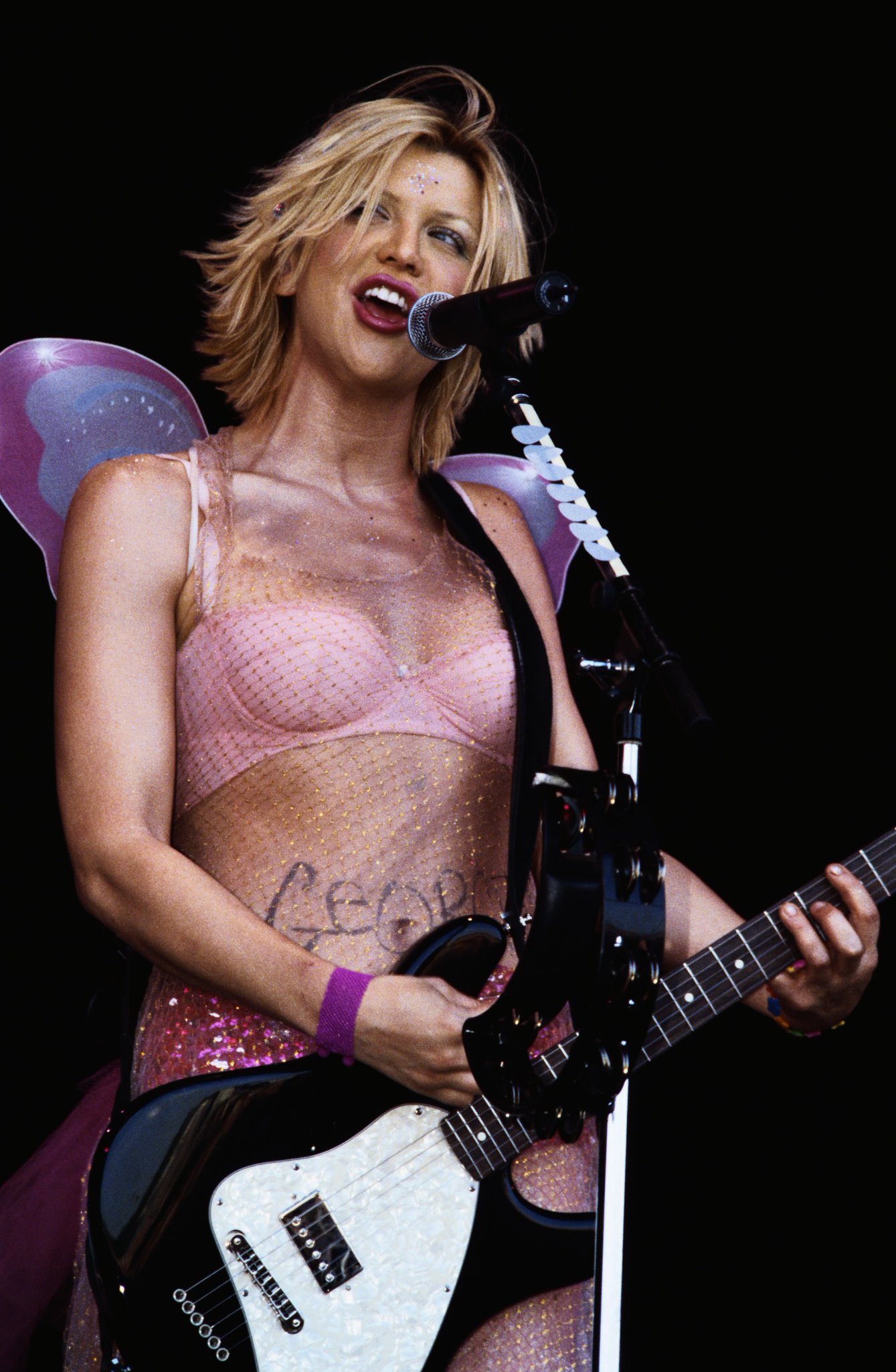  in 1964 - Courtney Love is born. Happy birthday, 