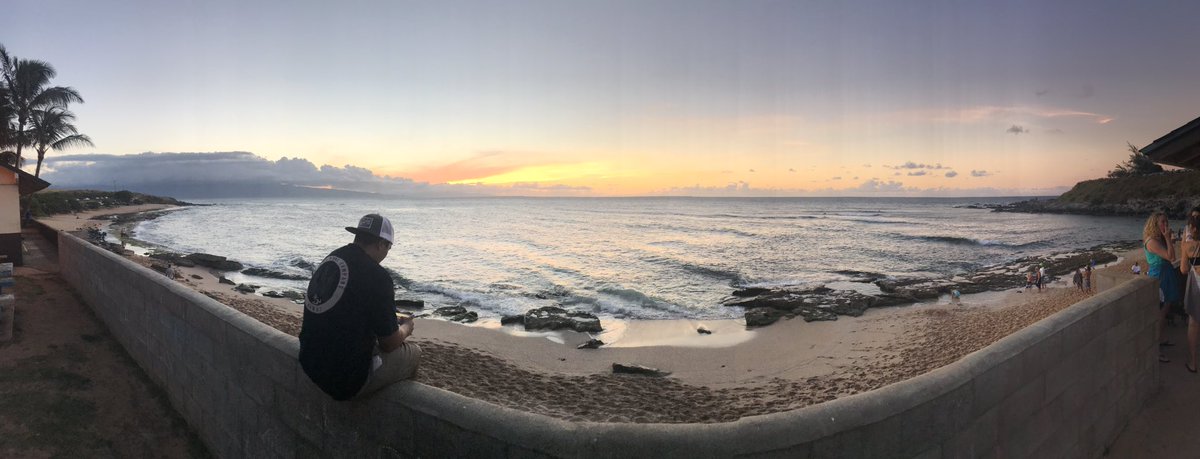 troynsierra's tweet photo. Good time. Sums up the mood this week #relaxvibe #lovinithere https://t.co/One7uLFXVL