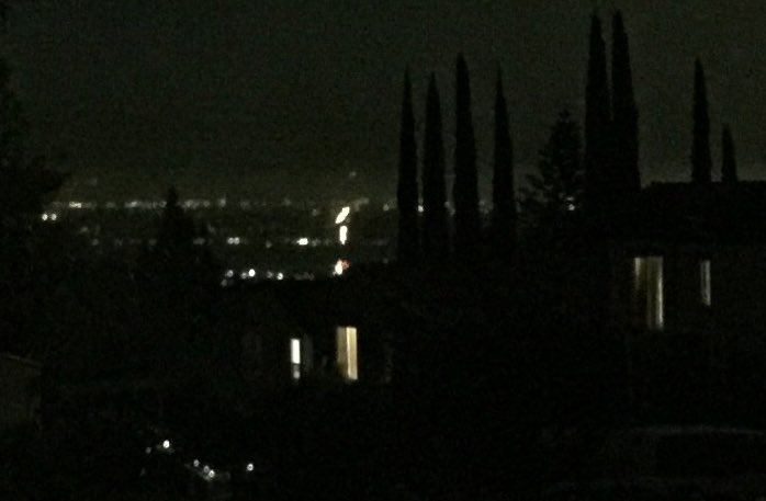 DrMargaretShow's tweet photo. #GoodNight #TurningIn #ThankYou 4 #prayers during #PowerOutage #SanFernandoValley Big #street #lights with speckled #neighborhood #lights https://t.co/J3DrgLYNfj