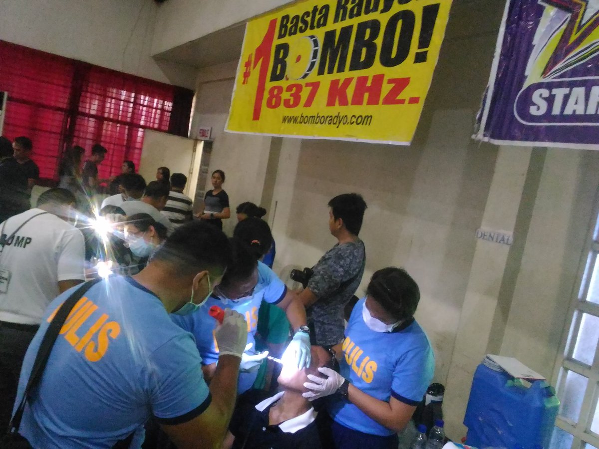rhspro6's tweet photo. @HSPnp @pnp_region6 RHS6 Dental team led by PCI DEFANTE during dental mission at UP Visayas hosted by bombo radyo ilo2 "bombo medico". Jul9 https://t.co/Fid7aYXsEa