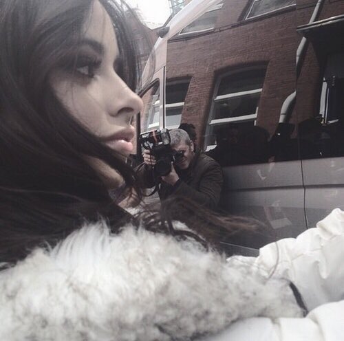 sleepjngpng's tweet photo. riley saint shea —
the calmest clumsiest fucked up lovebug you'll ever meet. #OpenRp rt for a dm i guess 🤷🏻‍♀️ https://t.co/JDI0d2iMIK