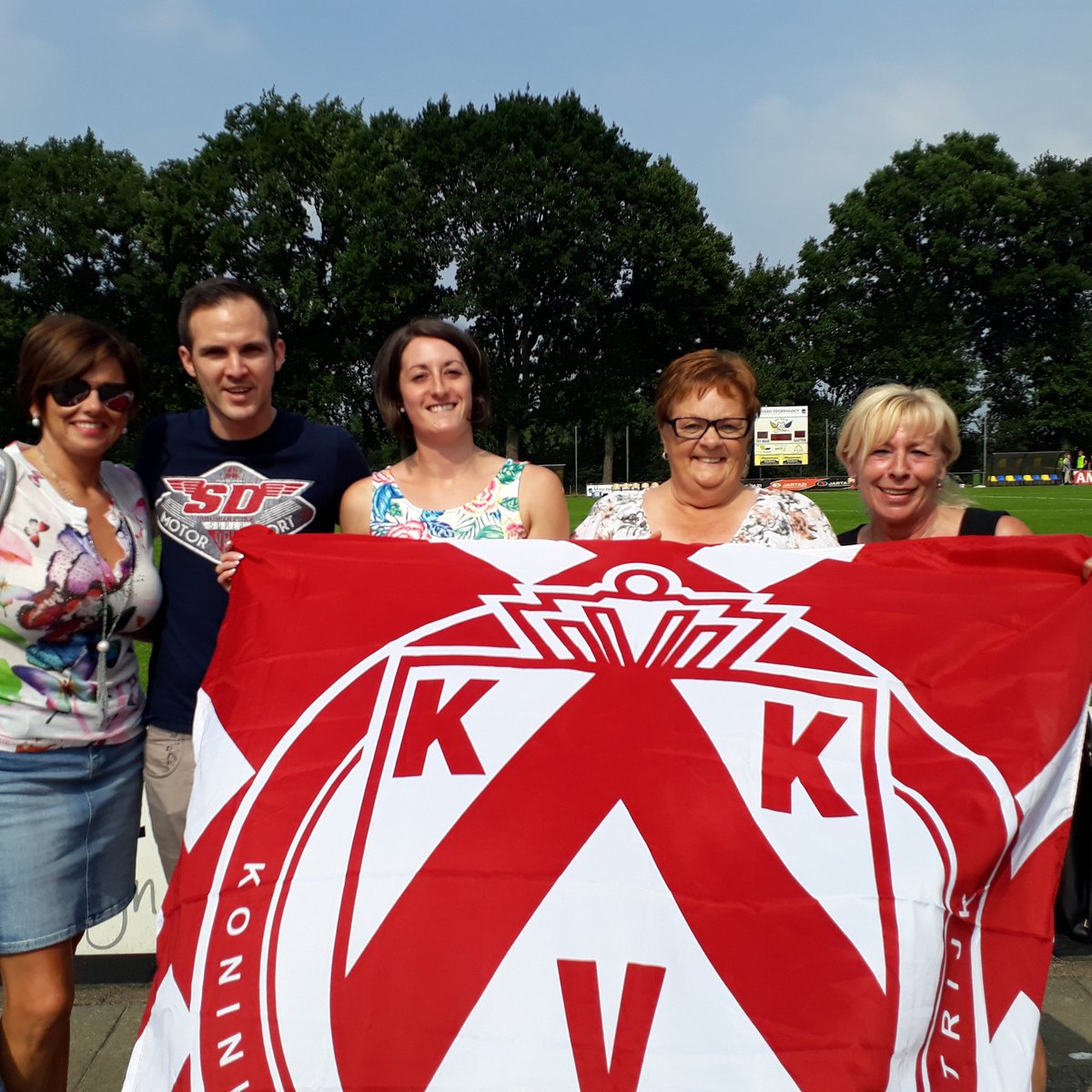 Veekaa verloor gisteren ̂een oefenwedstrijd tegen <a href="/WillemII/">Willem II</a>. Dank aan de supporters die erbij waren! kvk.be/nl/veekaa-verl… #COYR