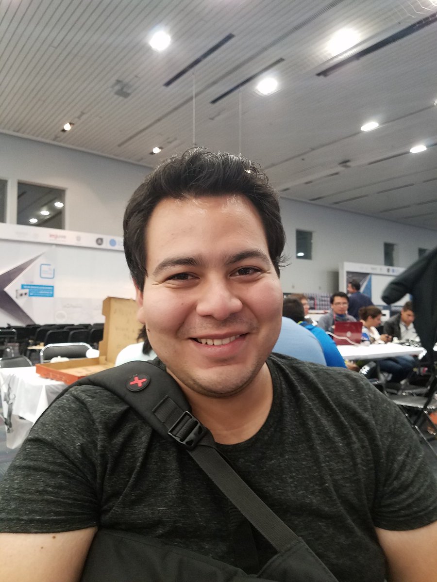 foco12's tweet photo. Mi amigo quiere compañera campusera para pasar el frio de la noche....y algo mas.... #CPMX8  #Gorditoperosabroso https://t.co/h6NN8iDBut