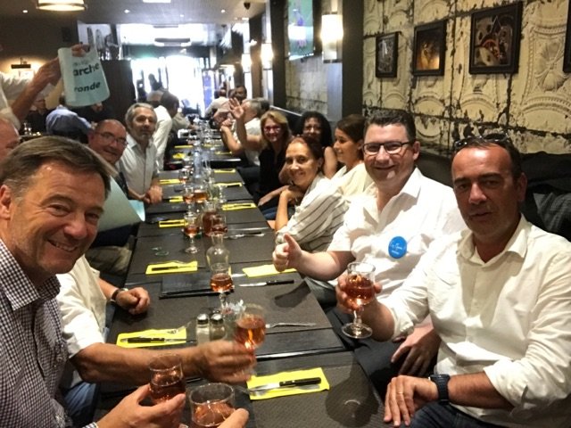 CavallierFranck's tweet photo. La Gironde en force pour la convention LREM ! @EnMarcheGironde
#ConventionLREM
#EM33 https://t.co/C2nbMF2YuK