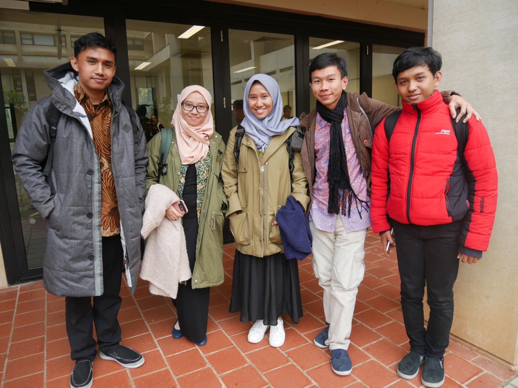 PriyambudiS's tweet photo. Congratulations @UIIYogyakarta students for coming to #icocflinders2017! @Flinders @HanggaFathana @mohmahfudmd #termuda https://t.co/sQ5OCIxQrc