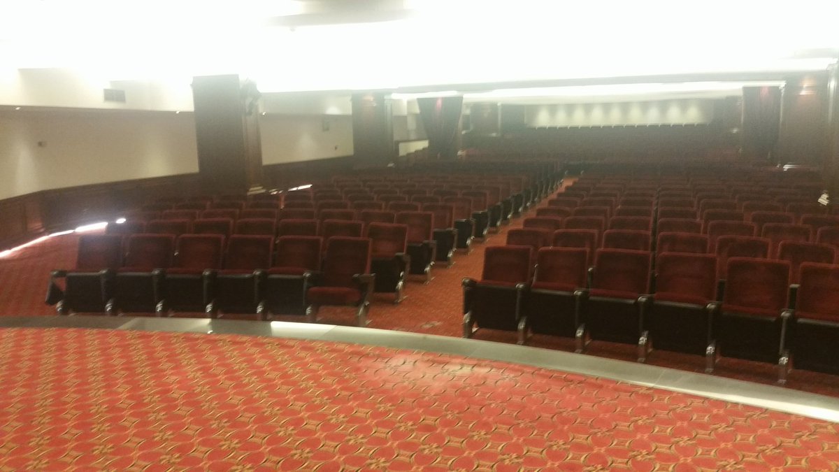 APRSISL's tweet photo. Próximo trabajo desmontaje de teatro y nueva reforma para adaptar dicho espacio #paraquenopares #sevilla https://t.co/Sldi1964VB