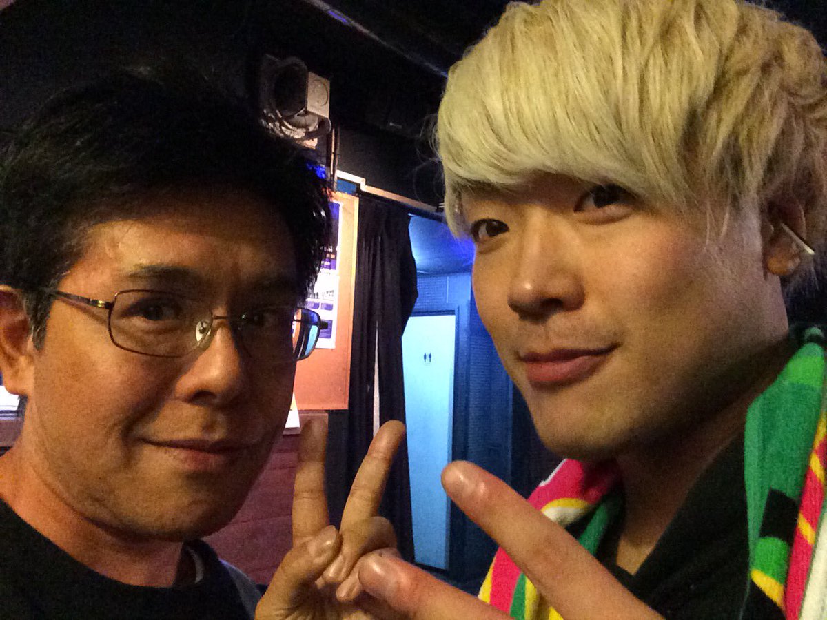 wacky_or_yc's tweet photo. 昨夜はバンドの皆さんと写真撮りたい気分やったからね♪
u-sk君にはタグ付け希望って直々に言われたから、付けといたよ(笑)
#colorcolorclown
#竹田雄祐 https://t.co/k0ApyfTUi0