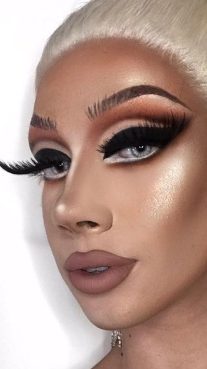 irlfaker's tweet image. donkey's wife is here