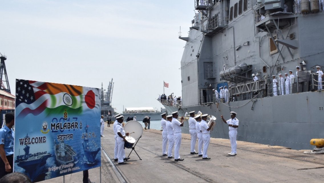DennisJesudasan's tweet photo. @USNavy #USSPrinceton, #Japan @JMSDF_PAO #JSSazanami in #Chennai port to participate in #Malabar military exercise (Pics: MoD) @the_hindu https://t.co/wzkqxNwZqZ