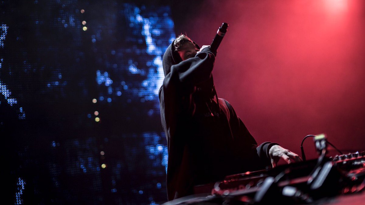 IAmAlanWalker's tweet photo. AMAZING crowd in Murten yesterday🔥🇨🇭 Thank you, @starsofsounds 🙌🏼 https://t.co/AyW09lXSjA