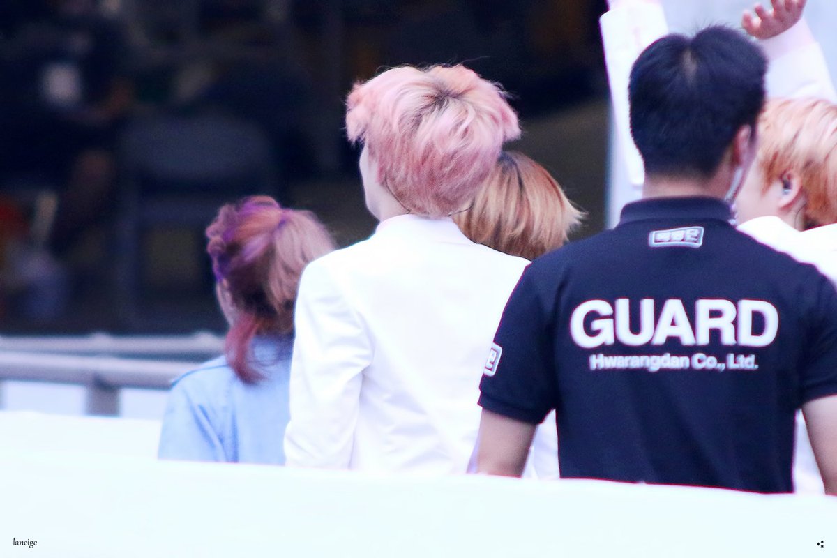 011122_CHENLE_'s tweet photo. 170708 SMTOWN CONCERT
무대 끝나고 머리 휘날리며 총총 💖
 #NCT #NCT_DREAM #CHENLE #천러 #辰乐
https://t.co/aq3xxVTKnq
https://t.co/oyMSlSz7n2 https://t.co/vlPimauuqd