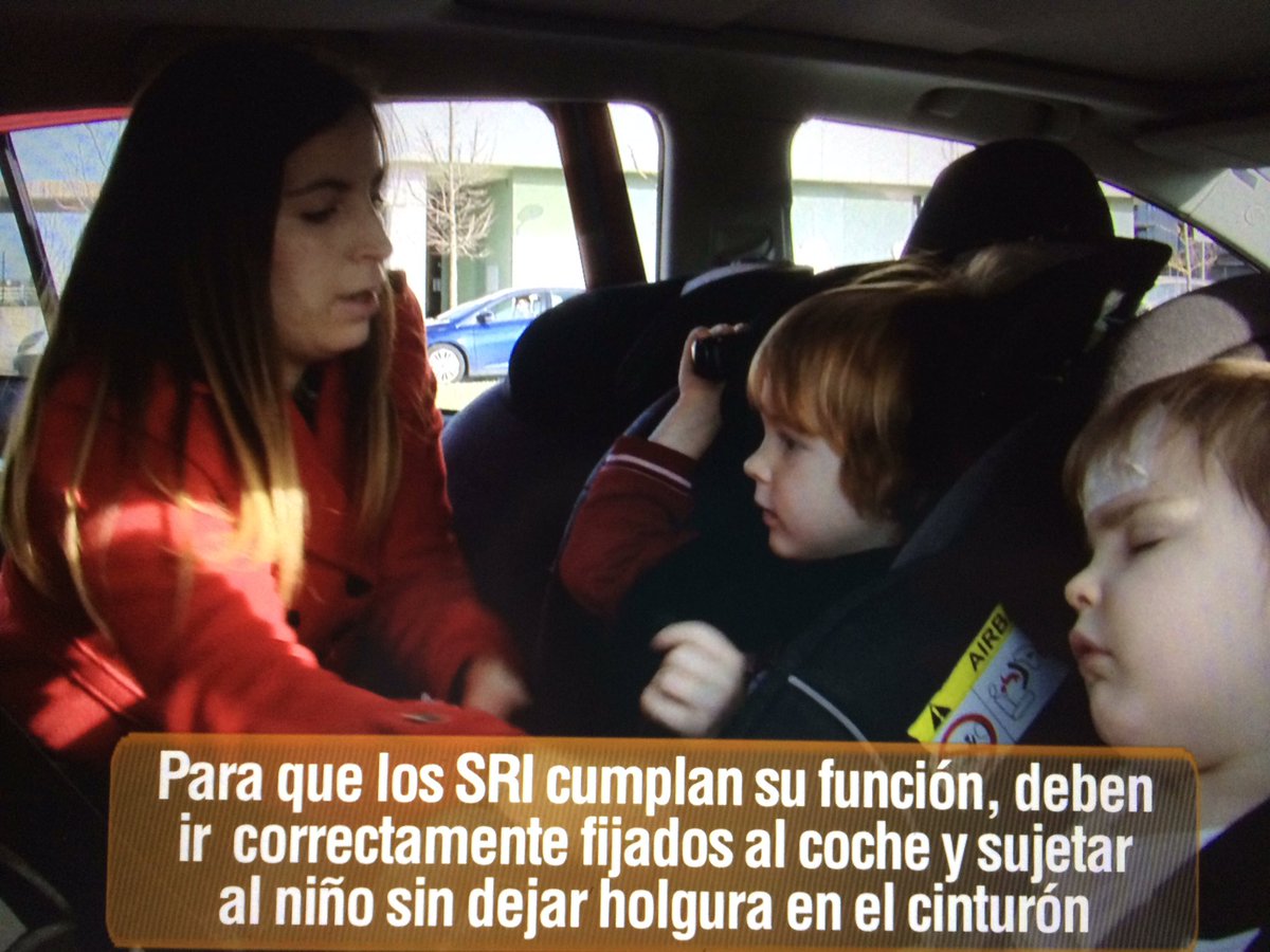 seguridad_vital's tweet photo. Tener #SRI en nuestro #coche es tan importante como ponerlo correctamente así #evitaremoslesiones #elcinturónsinholgura 👧🏻👦🏽 https://t.co/Yqg3fWF0eQ