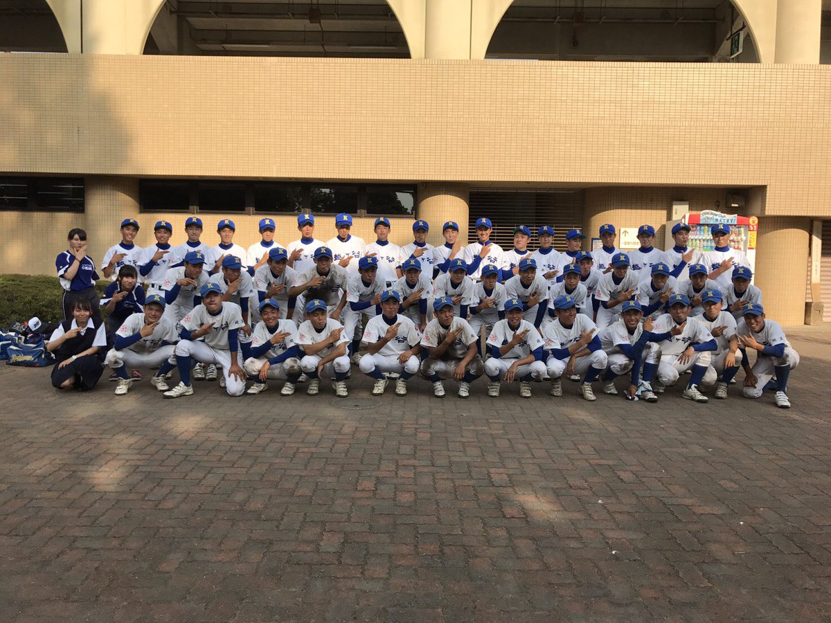 goro0516's tweet photo. 野球部引退しました。
野球人生最高の2年半⚾️
1年生の時から夏大出させてもらえて、貴重な体験ができました！
野球やっててよかったって心から思えました、ありがとうございました。
めっちゃ悔しいけど、この48人で戦えてよかった！
ありがとう、高校野球！！ https://t.co/M2LCW92y20