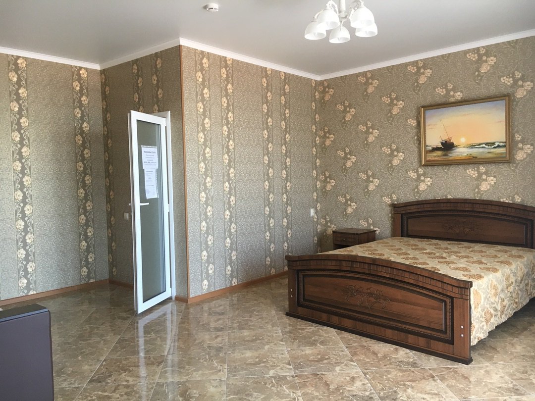 AppYug's tweet image. Отель «Золотая корона» располагается в самом центре Новомихайловского курортного поселка в шаговой доступности от… t2p.pw/6IApg4lvyM