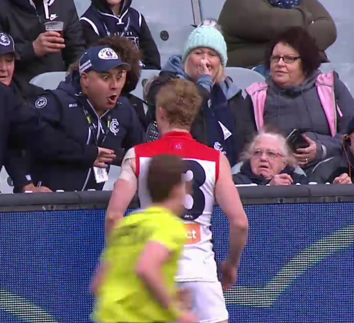 godemons27's tweet photo. Hey bluebaggers #donotmesswith @ClaytonOliver16 #gettingowned&beaten lmao 😂@melbournefc https://t.co/VzIPnLVvbJ