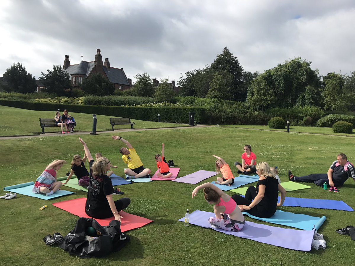 A great morning @StanleyParkjpr & Kids Yoga with @PositivityIncL1. Missed out? Don't worry it happens every Sunday! theislagladstone.co.uk/stanley-park/s…