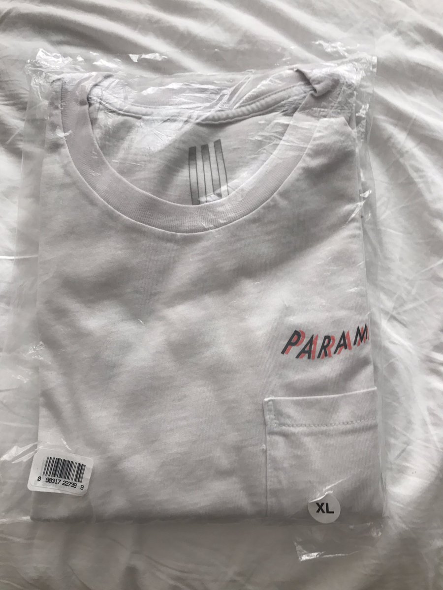 ✨GIVEAWAY✨ - SHIPPING WORLDWIDE 
✨LIMITED EDITION PARAMORE 1-900 UNIF TSHIRT✨
✨SIZE XL✨
✨RT TO ENTER✨