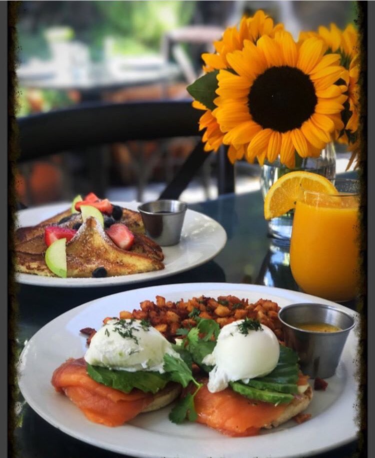 mycuvee's tweet photo. Most important #meal of the day #breakfast &amp; #cuvee is serving #brunch all day #foodies #smokedsalmon #eggsBenedict &amp; #frenchtoast  #yummy https://t.co/S9p810IspG