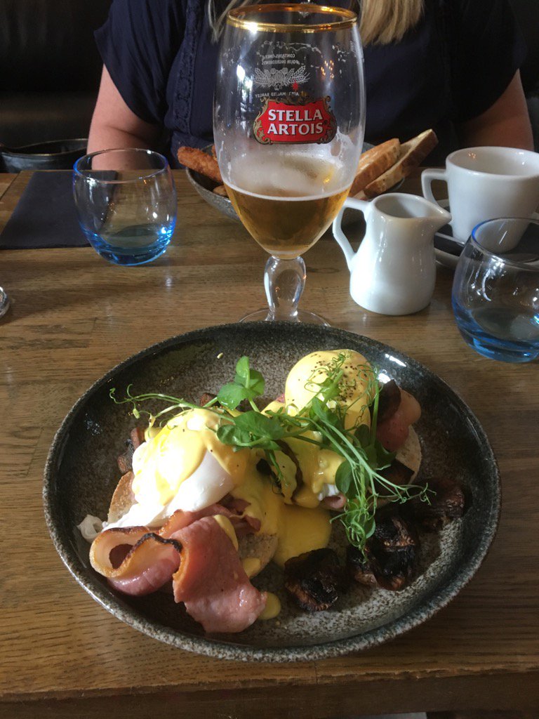 spotscc40's tweet photo. Perfect stella breakfast at the peach tree, me loves Sundays😜 https://t.co/ASKfTsXKmU