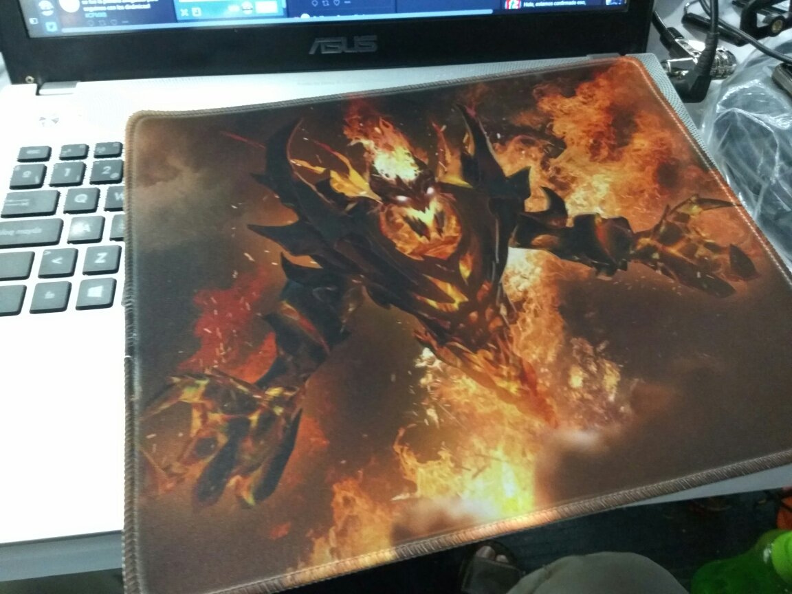 Judaskira's tweet photo. @TeamQuetzal Se las cambio por un mousepad, esta super rudo de 25x30 cm. Siempre quise una. https://t.co/kZ2SUBm7jb