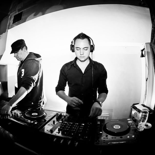 MarcelKenenberg's tweet photo. #abrossa #music #happiness #dubai https://t.co/mKpXKflIJi