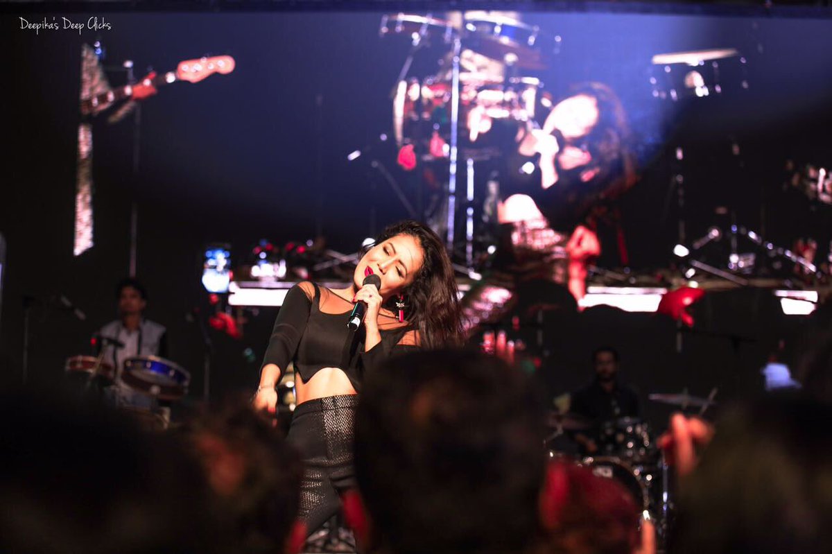 iAmNehaKakkar's tweet photo. Thank you #AAPI It was soo good performing for you'll ❤️😇 https://t.co/TsyeM0A7yP