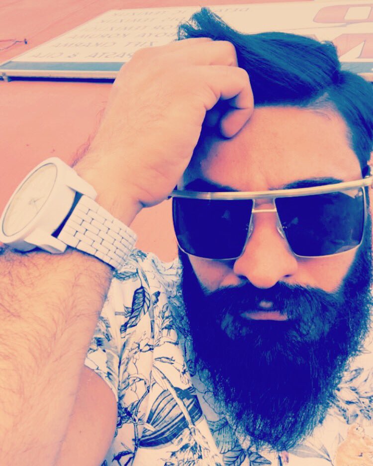 Kaldırın bugün ne kadar engel varsa güneşle aranızda, elinizin değdiği her şey gökyüzü koksun🙏