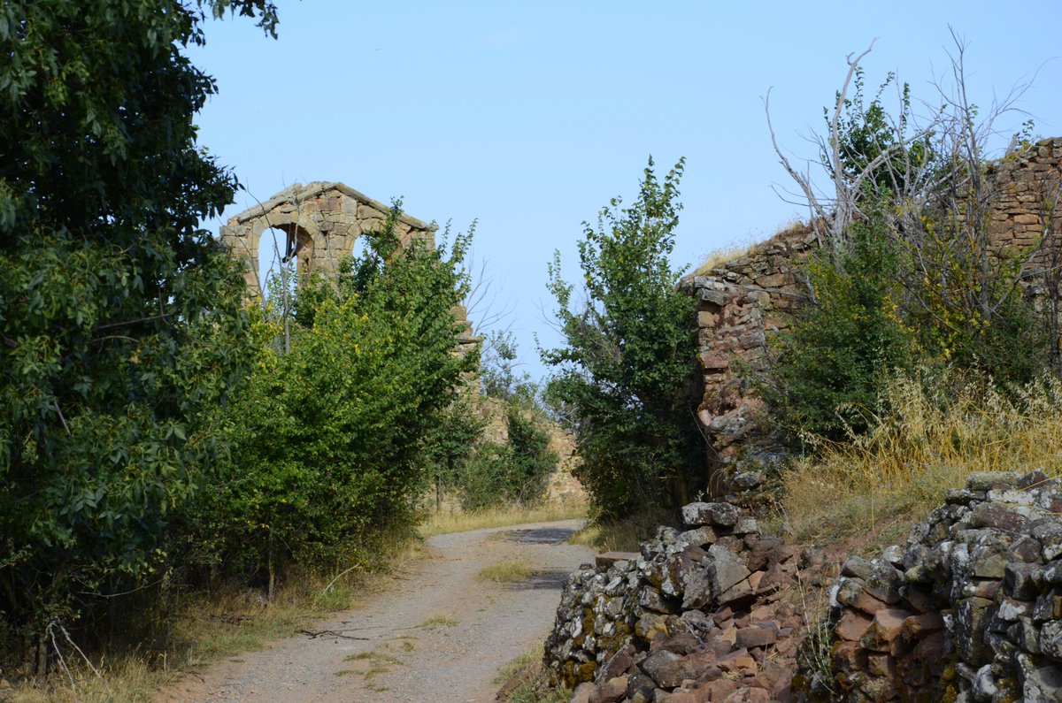 Estepa de Tera. abandonadosalsilencio.blogspot.com.es/2017/07/estepa… #abandoned #urbex #despoblación #serraniaceltiberica #soria #rurex #despoblado #lostplaces #elvalle