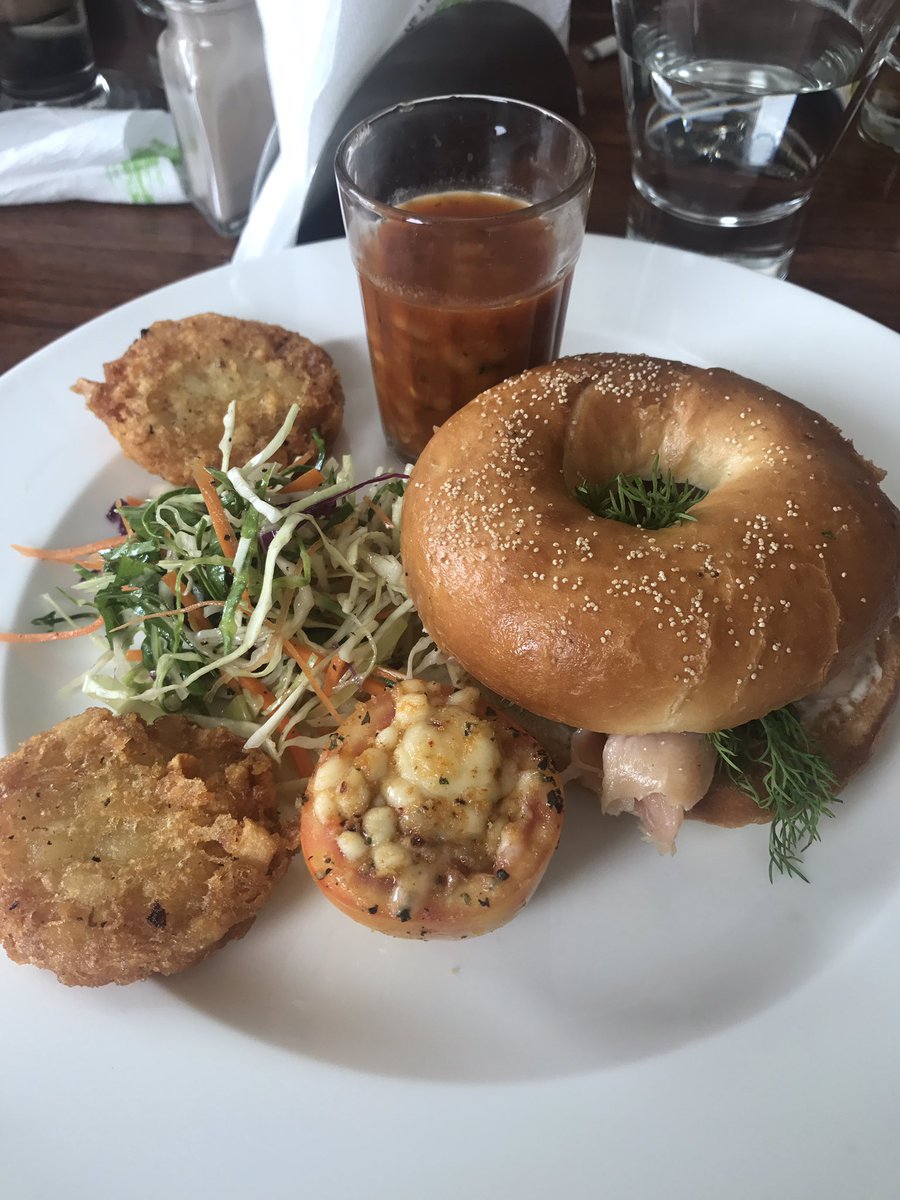 shikhapandey's tweet photo. #sleepingover the thoughts of #breakfast @LeCafeResto #bagel #salmon #bakedbeans #hashbrown #womanentrepreneur #startuplife #eathealthy https://t.co/z6zbd5ZKRL