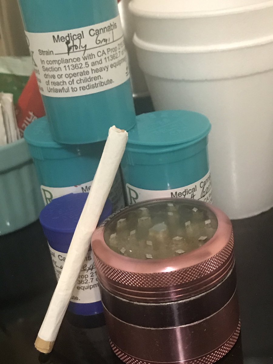 Caption this, don't worry I'll wait 💚🍁💨✌🏽
#Buzzedlife #BeInspired #BeGreat #BeYOU