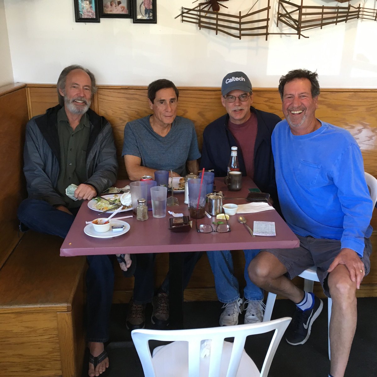 brucepics's tweet photo. Buddies at The Hide Away Cafe. https://t.co/4zqLOSrXN0
