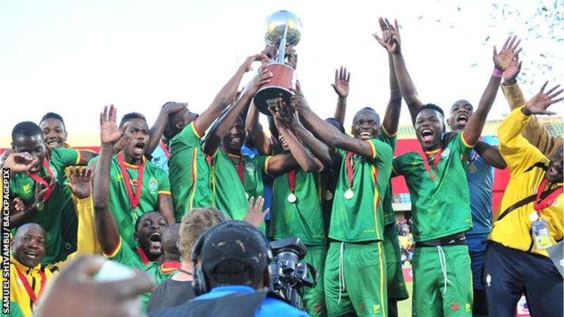 swahilitimes's tweet photo. Timu ya Taifa ya Soka ya Zimbabwe imetwaa ubingwa wa mashindano ya #COSAFA2017 baada ya kuifunga Zambia mabao 3-1 https://t.co/cgU0W6rRTK