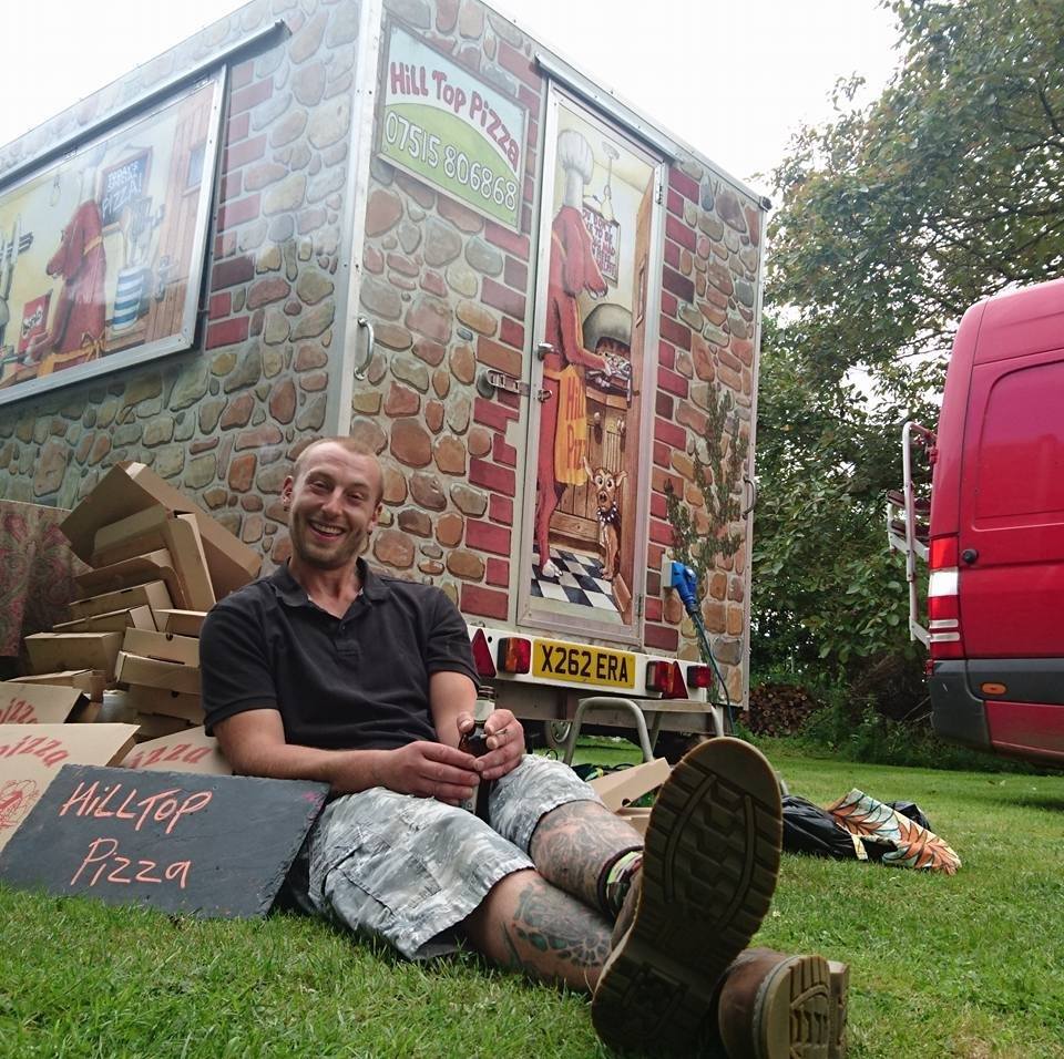 KingsmeadCentre's tweet photo. #Pizza & movie night is back! Book your stay & enjoy a film under the stars every Weds from July 19th #perfectcampingholiday #devoncamping https://t.co/17BLVY0OCh