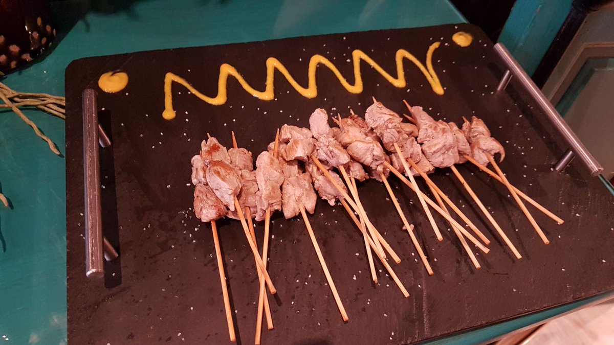 azahar_costa's tweet photo. Menú variado & delicias para el cocktail de bienvenida #menugourmet #menuboda #boda2017 https://t.co/Z3DB6mokjA