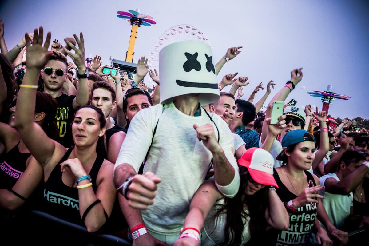 BalatonSoundES's tweet photo. Β‘Ha llegado al main stage @marshmellomusic! #BalatonSound #Sound2017 (ph: @Aitzolarev). https://t.co/gBpVtQshBz