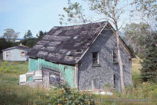 kbrucelane's tweet photo. I uploaded 20 photos of this #house in #woodypoint in 1996.  I assume it is gone now. https://t.co/RCHIwDiBV1 https://t.co/Jj2aHROtwZ