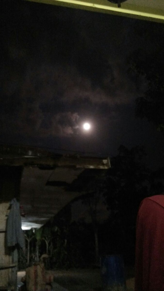 Walaupun kita berjauhan, tpi kita menatap langit yg sama, FIRDAUSLOVA
