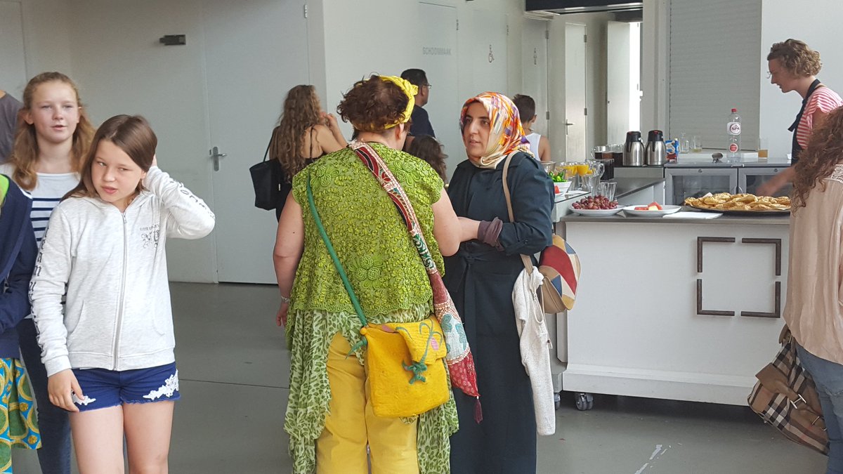 stichtingebru's tweet photo. #MeetTheStranger bij @TETEMkunst @WiljaJurg @stichtingebru @OnnovVeldhuizen #Enschede https://t.co/czJSDFg9TG