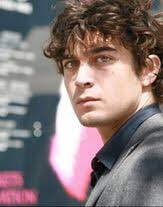 Twitter 上的 Suzuki Koyori Riccardo Scamarcio リッカルド スカマルチョ 輝ける青春 明日のパスタはアルデンテ ジョン ウィック チャプター2 カーリーヘアと目ヂカラが魅力 ギリシャ彫刻のような美しい顔立ちでイタリアのみならず世界を舞台に活躍