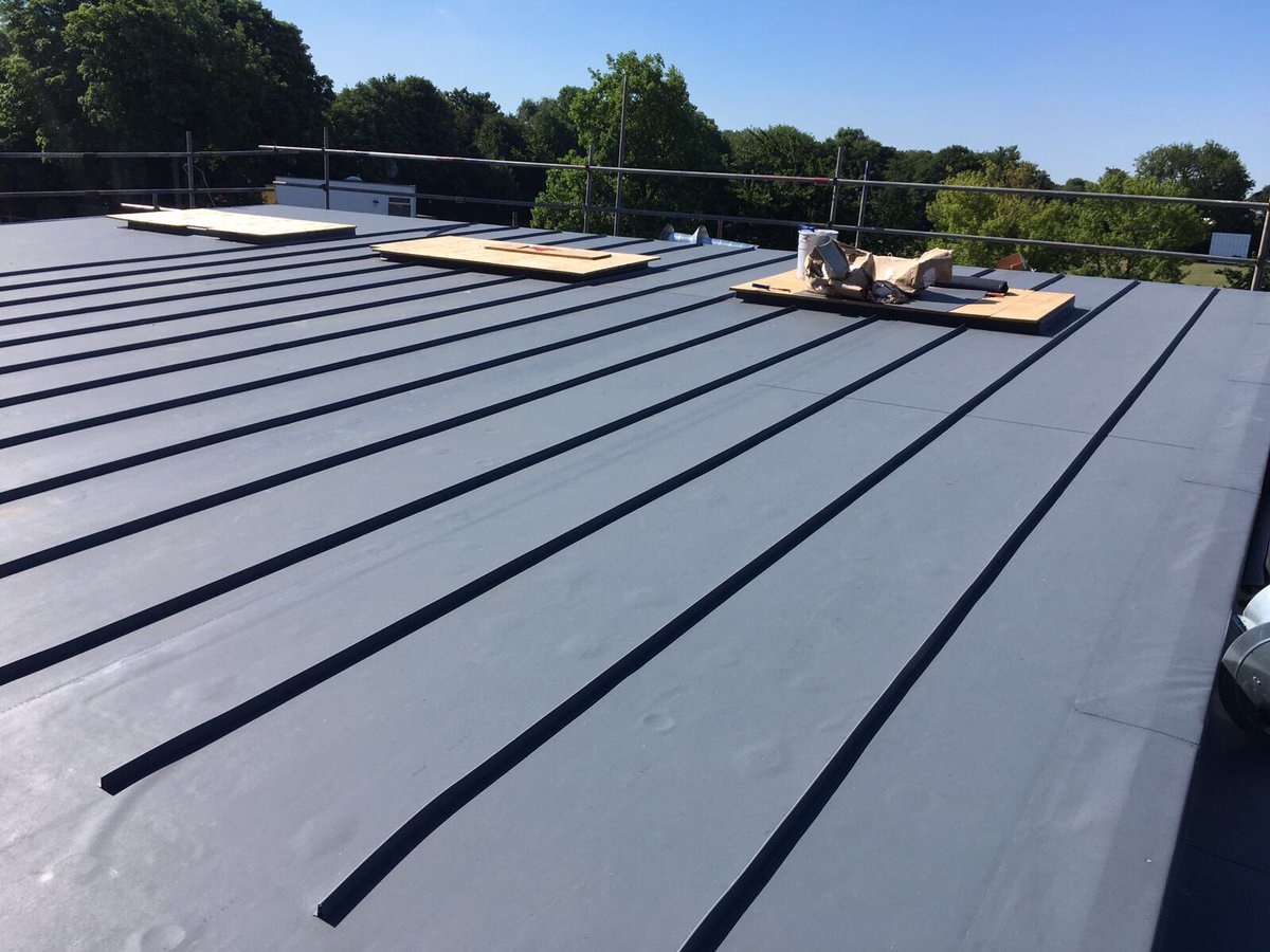 BECCONSTRUCTION's tweet image. Simon Langton - New Tong Centre - Roof on and Windows installed @WoodleyColesLLP @BDBDesignLLP