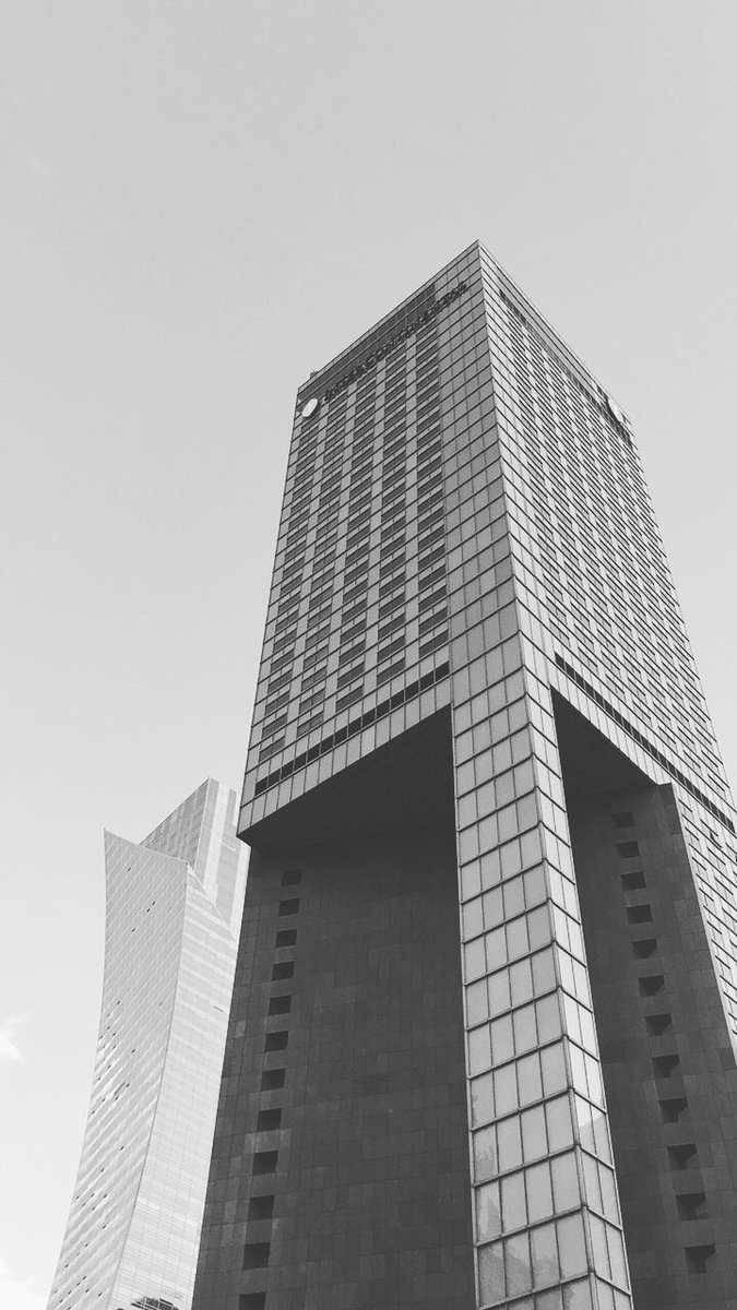 goforguide's tweet photo. Bezbarwna tylko z pozoru #Warszawa #goforguide #przewodnikosobisty #cities #warsaw #travelguide #personalguide https://t.co/M0w3SZPdhp