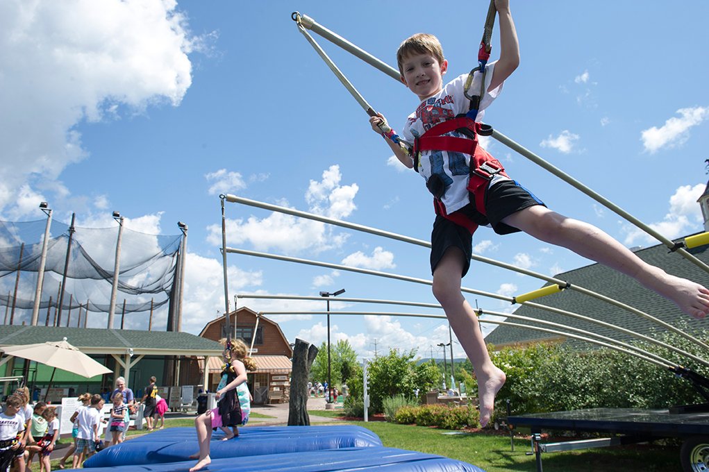 Today is great day for family fun. Enjoy amusements, games, great food and treats.
Make it a Sonny’s Sunday! OPEN TODAY: 10:00am to 10:00pm