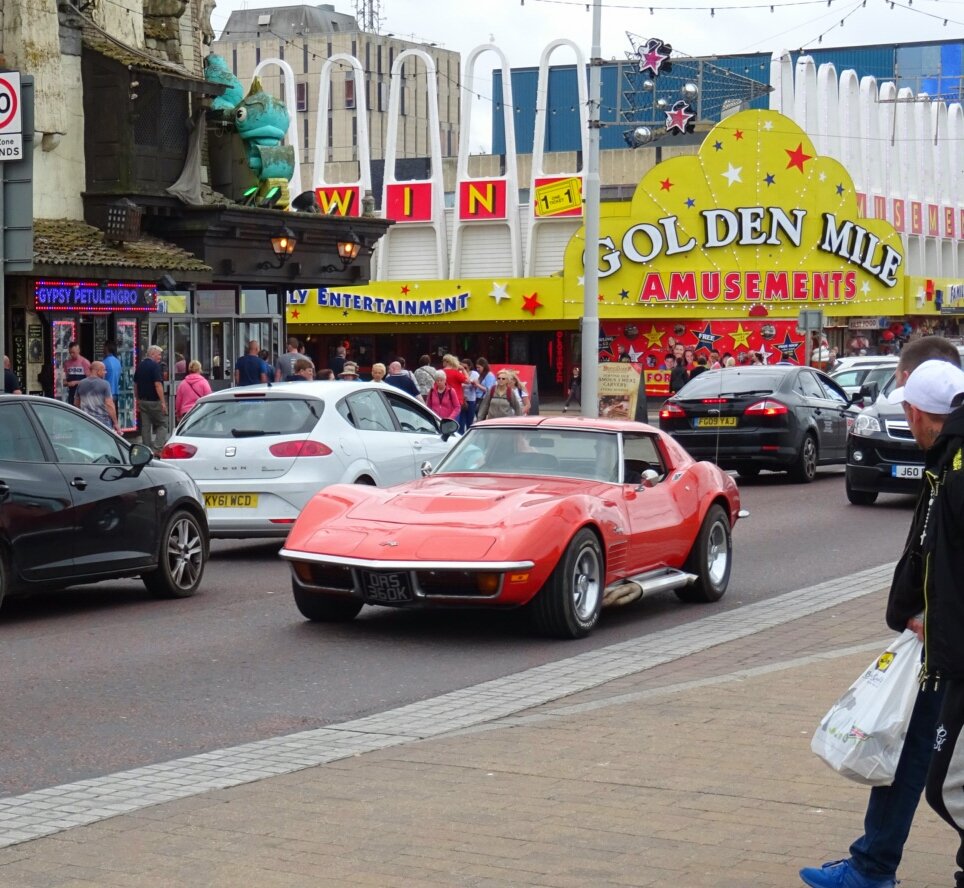 webuycars247's tweet image. Recreating a scene from 'Diamonds are Forever' up North. #JamesBond #wrongcar #LidlCarrierBag