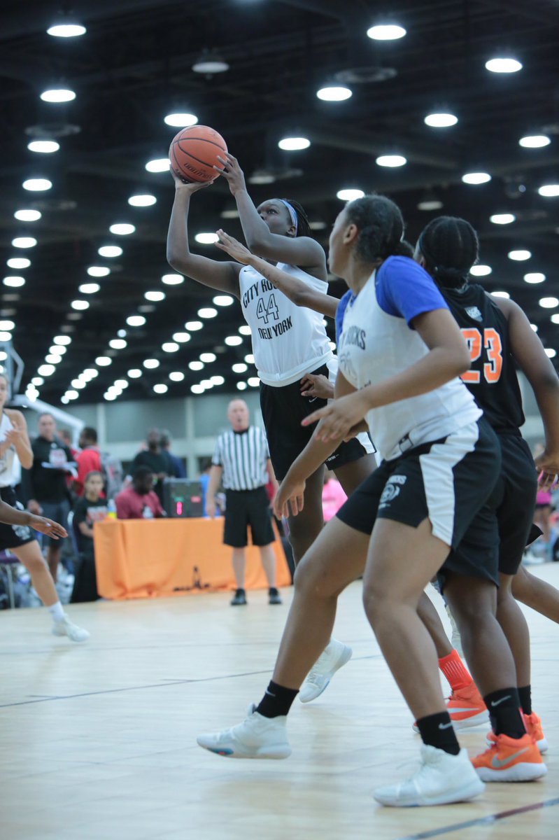 NYGHoops's tweet photo. Love the improvements 6'04 (P) 2018 Ruth Koang has make in the past few months @BlueStarMedia1 #D1Bound #IEApache https://t.co/rqksBfZ3Jb