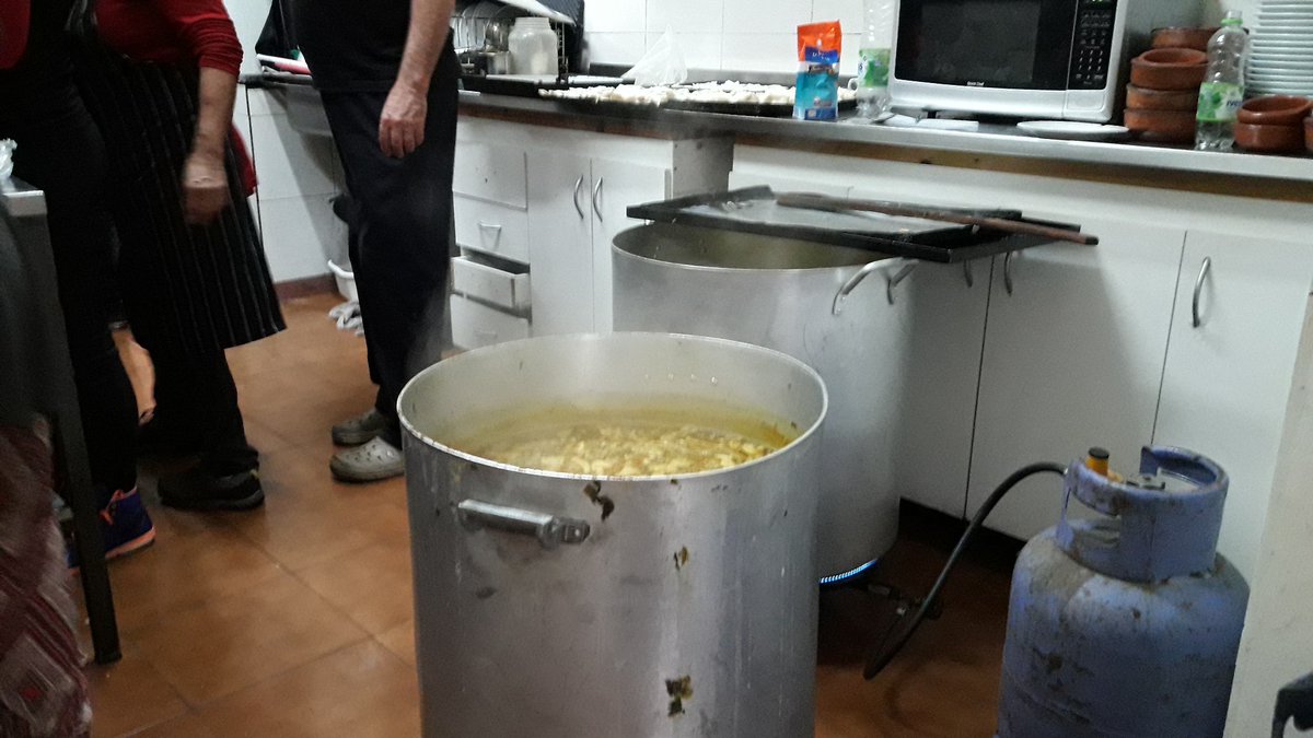 fetracoopfeder1's tweet photo. Hoy locro de Fetracoop en #Pashuca con los vecinos y cooperativas https://t.co/LNPVNcf5tQ